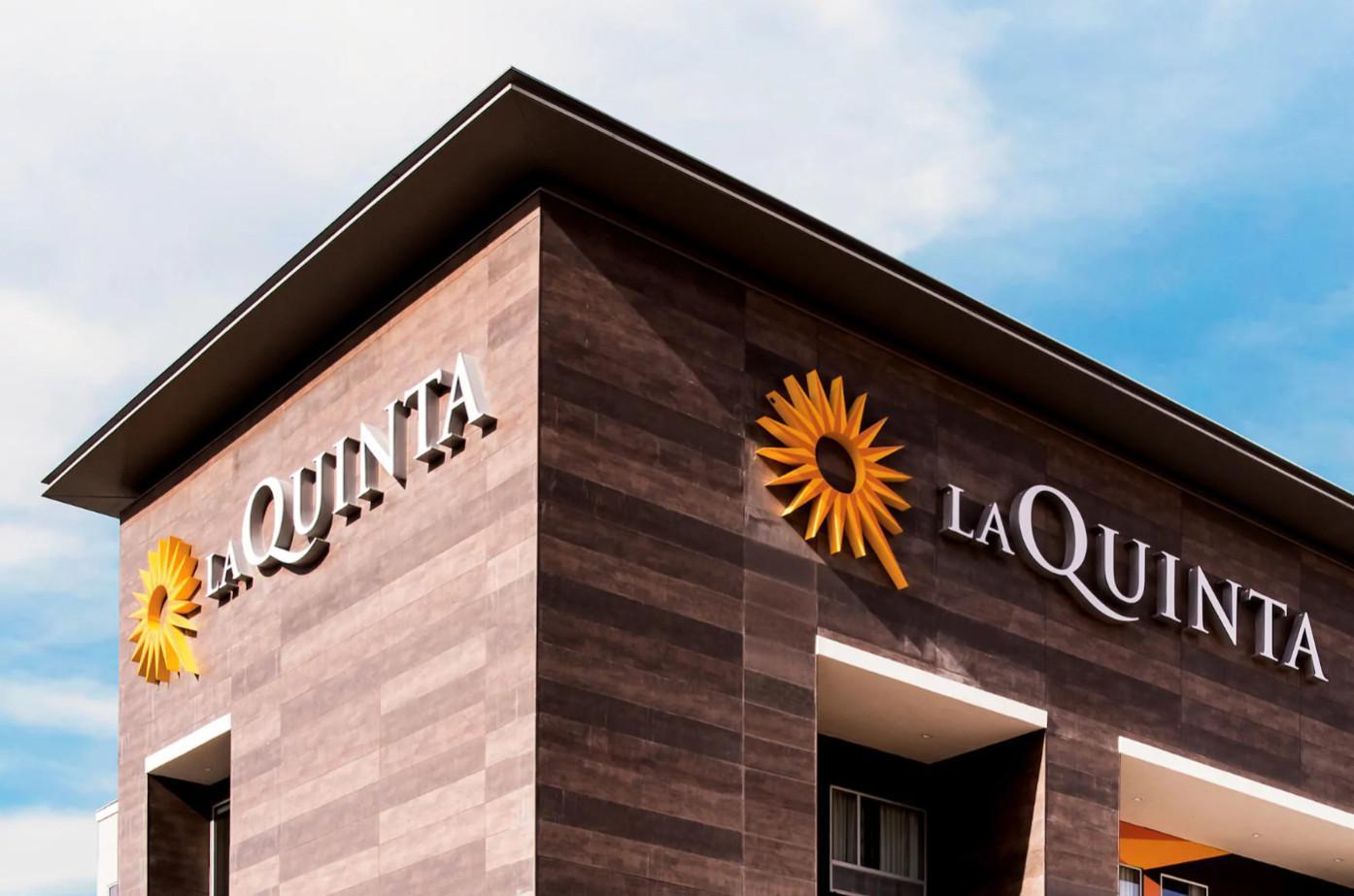La Quinta Inn & Suites By Wyndham Lewisville Exterior photo