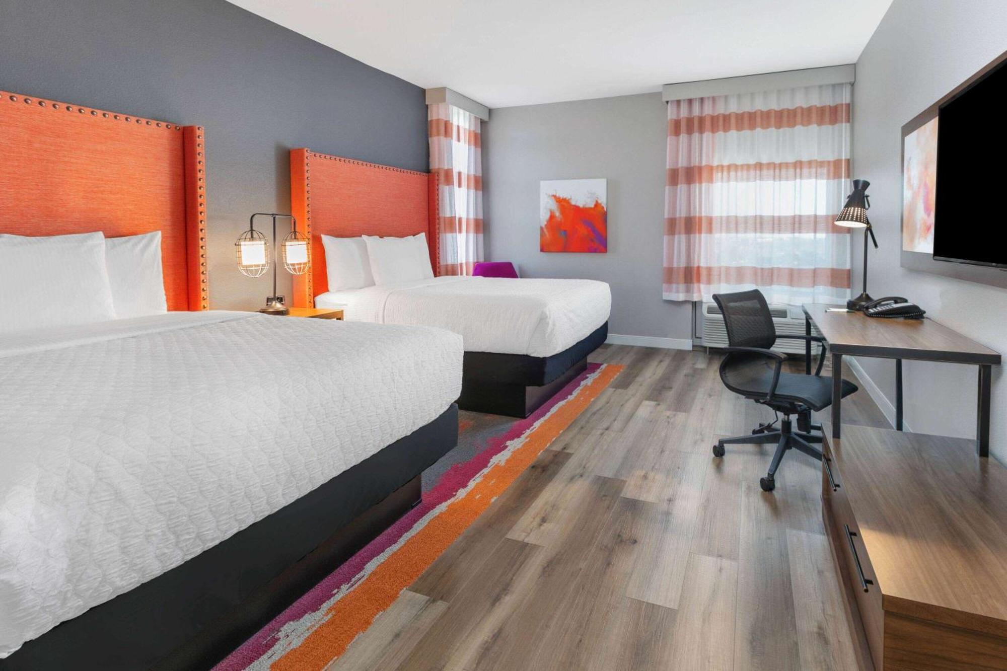 La Quinta Inn & Suites By Wyndham Lewisville Room photo